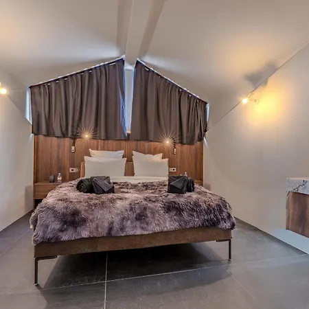 Luxury Penthouse With Mountain View & Fireplace 瓦托伦斯